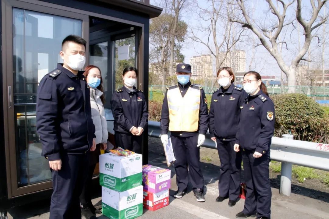 通州区城管局妇联:战"疫"一线 巾帼担当 南通市妇联