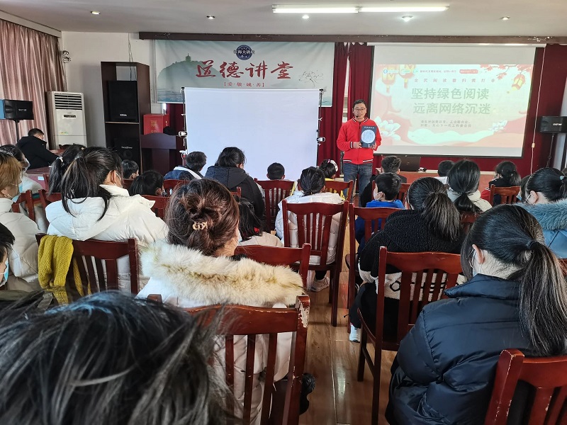 非遗展示迎佳节 绿色阅读润童心.jpg